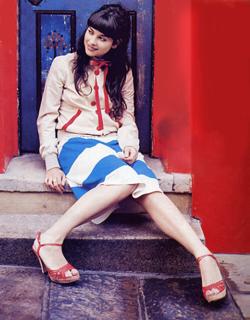 Amelia Warner feet photo 1