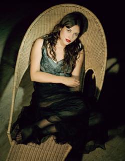 Amelia Warner feet photo 3