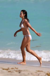 Amelia Warner feet photo 10