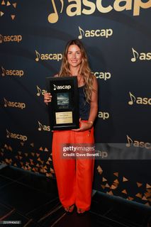 Amelia Warner feet photo 2