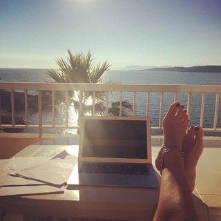 Amelie Etasse feet photo 8