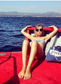 Amelie Etasse feet photo 10