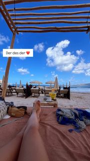 Amelie Etasse feet photo 2