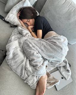 Amelie Lens feet photo 1
