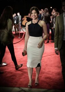 America Ferrera feet photo thumbnail