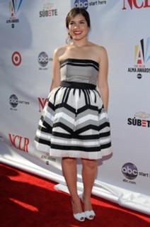 America Ferrera feet photo thumbnail