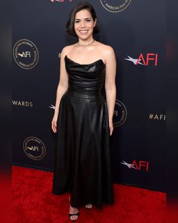 America Ferrera feet photo 6