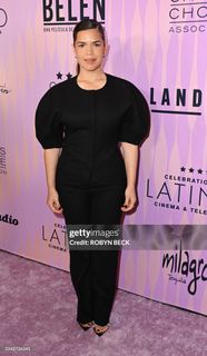 America Ferrera feet photo 5