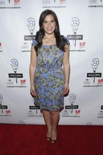 America Ferrera feet photo thumbnail