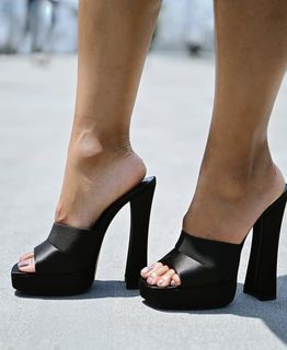 Amerie feet photo thumbnail