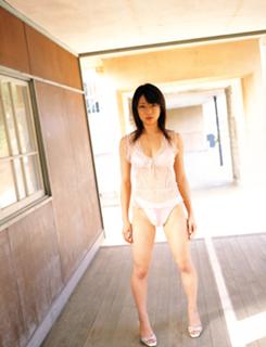 Ami Tokitô feet photo 8