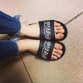 Ami Tokitô feet photo 17