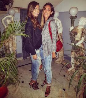 Amina Khalil feet photo thumbnail