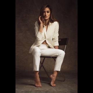 Amina Khalil feet photo thumbnail