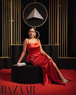 Amina Khalil feet photo thumbnail