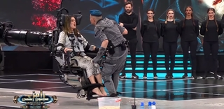 Amina Khalil feet photo thumbnail