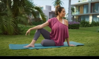 Amina Khalil feet photo thumbnail