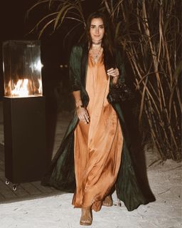 Amina Khalil feet photo thumbnail