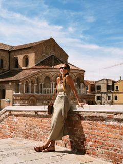 Amina Khalil feet photo thumbnail