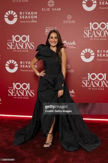 Amina Khalil feet photo thumbnail