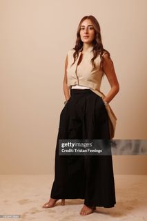 Amina Khalil feet photo thumbnail