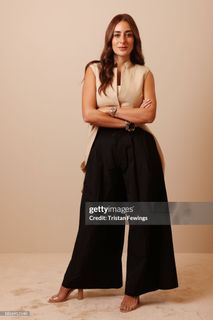Amina Khalil feet photo thumbnail