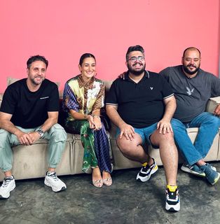 Amina Khalil feet photo thumbnail