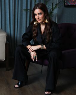 Amina Khalil feet photo thumbnail