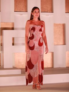 Amina Khalil feet photo thumbnail