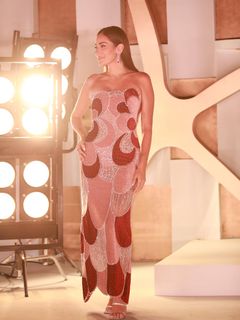 Amina Khalil feet photo thumbnail