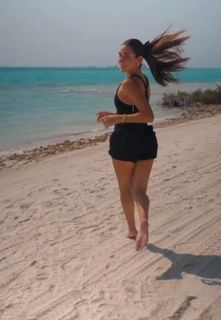 Amina Khalil feet photo thumbnail