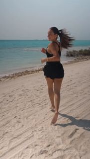 Amina Khalil feet photo 3