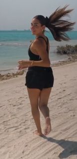 Amina Khalil feet photo 1