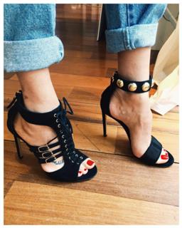 Amina Muaddi feet photo thumbnail