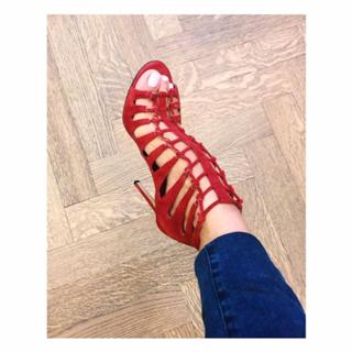 Amina Muaddi feet photo thumbnail