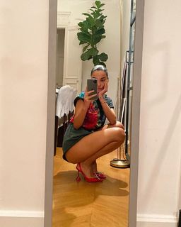 Amina Muaddi feet photo thumbnail