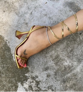 Amina Muaddi feet photo thumbnail