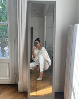 Amina Muaddi feet photo thumbnail