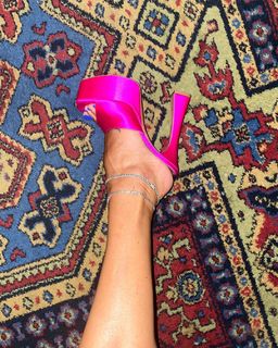 Amina Muaddi feet photo thumbnail