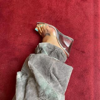 Amina Muaddi feet photo thumbnail