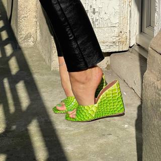 Amina Muaddi feet photo thumbnail