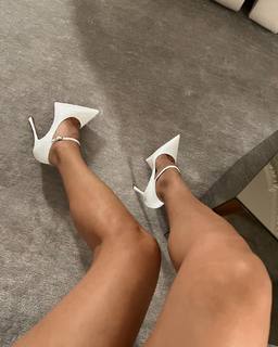 Amina Muaddi feet photo thumbnail