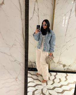 Amina Muaddi feet photo thumbnail