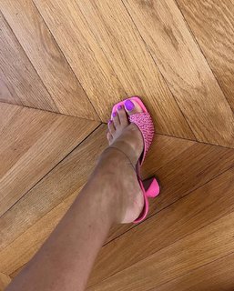 Amina Muaddi feet photo thumbnail