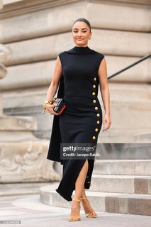 Amina Muaddi feet photo thumbnail