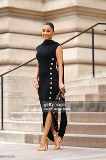 Amina Muaddi feet photo thumbnail