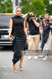 Amina Muaddi feet photo thumbnail