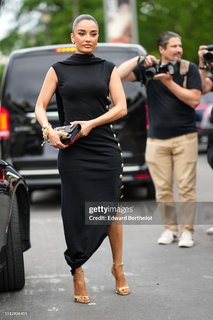 Amina Muaddi feet photo thumbnail