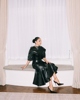 Amina Muaddi feet photo thumbnail