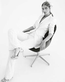 Amine Gulse feet photo 5